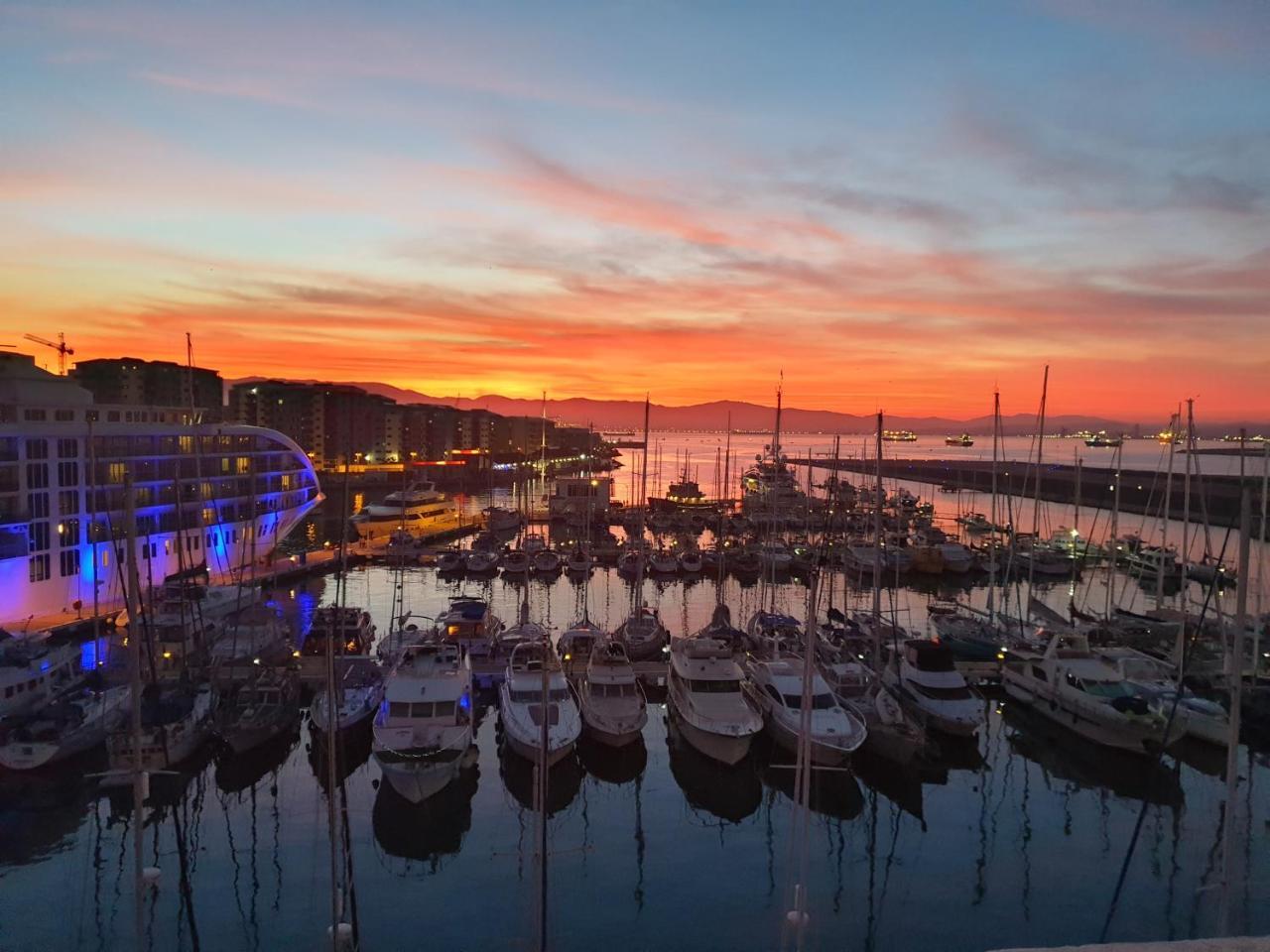 Jasmine Coral Jay Boutique Boatel Ocean Village Gibraltar Exterior photo